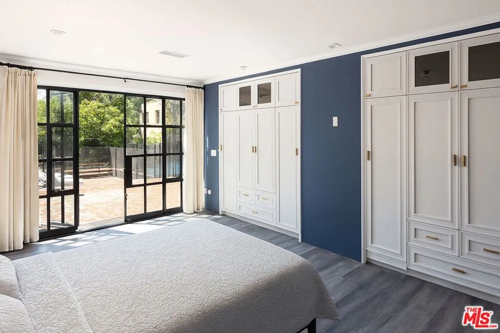 908 Rexford Drive Beverly Hills, CA 90210