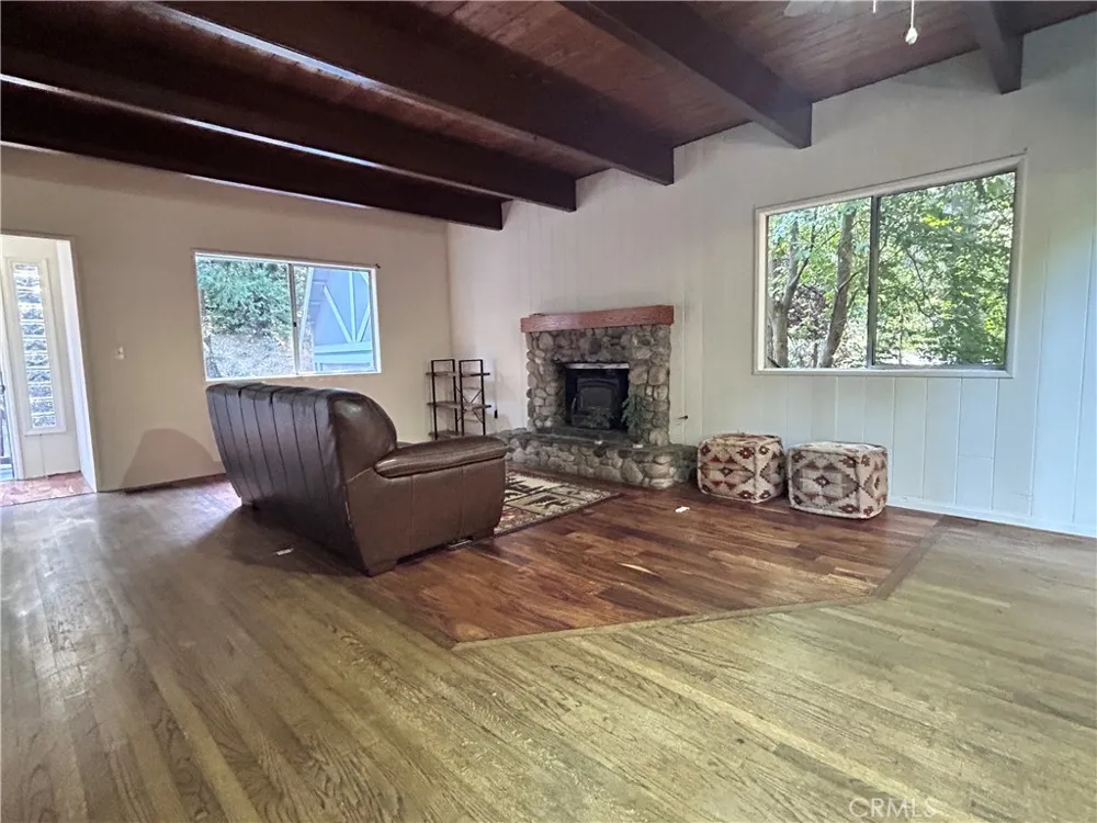 378 Grass Valley Lake Arrowhead, CA 92352