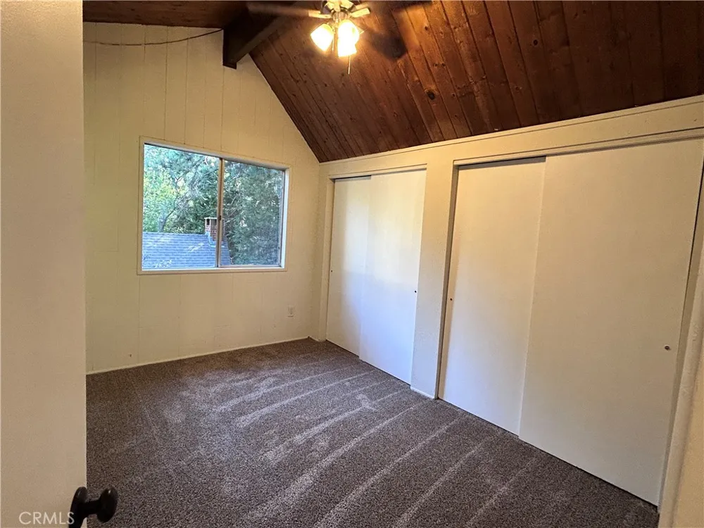 378 Grass Valley Lake Arrowhead, CA 92352