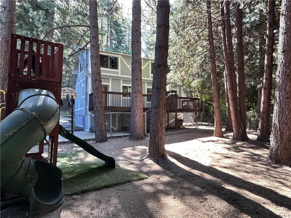 378 Grass Valley Lake Arrowhead, CA 92352