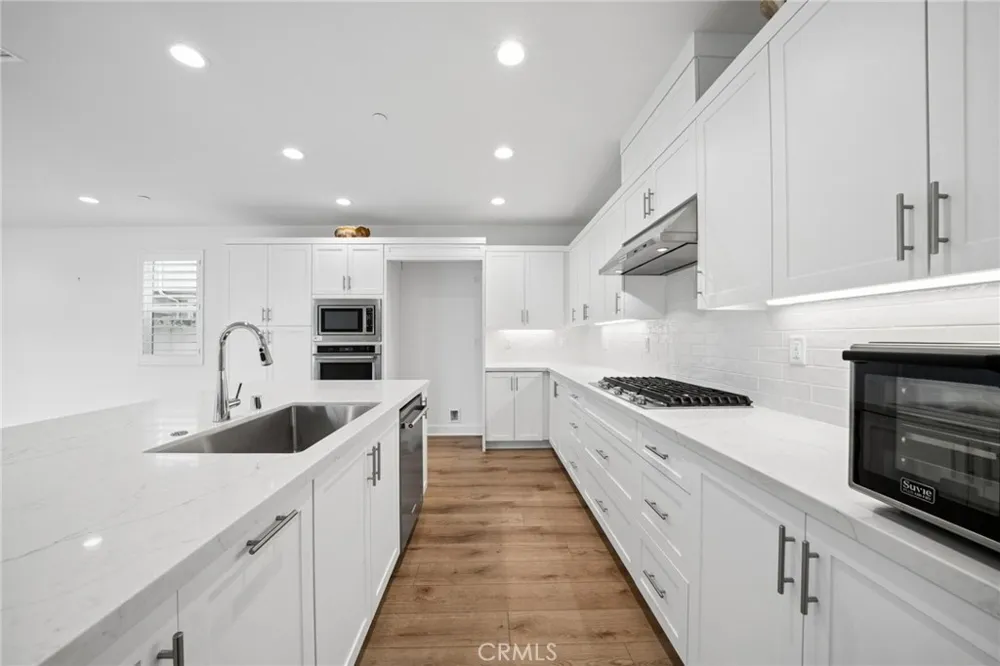 164 S Nevada Avenue Ventura, CA 93004