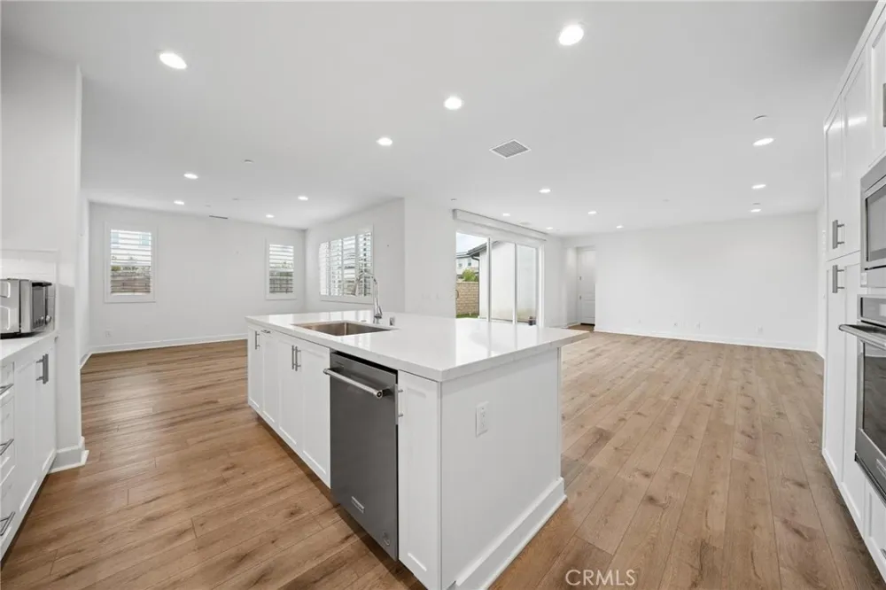 164 S Nevada Avenue Ventura, CA 93004