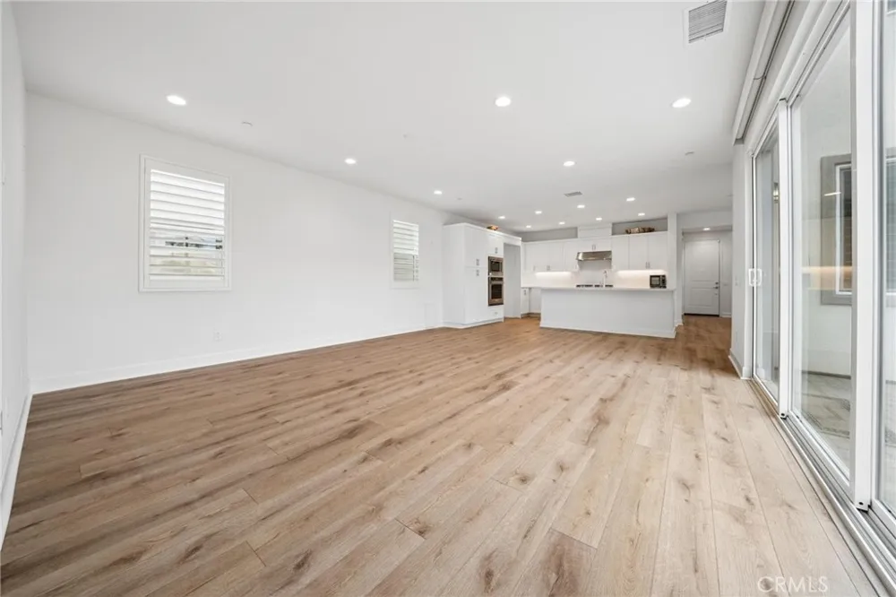 164 S Nevada Avenue Ventura, CA 93004