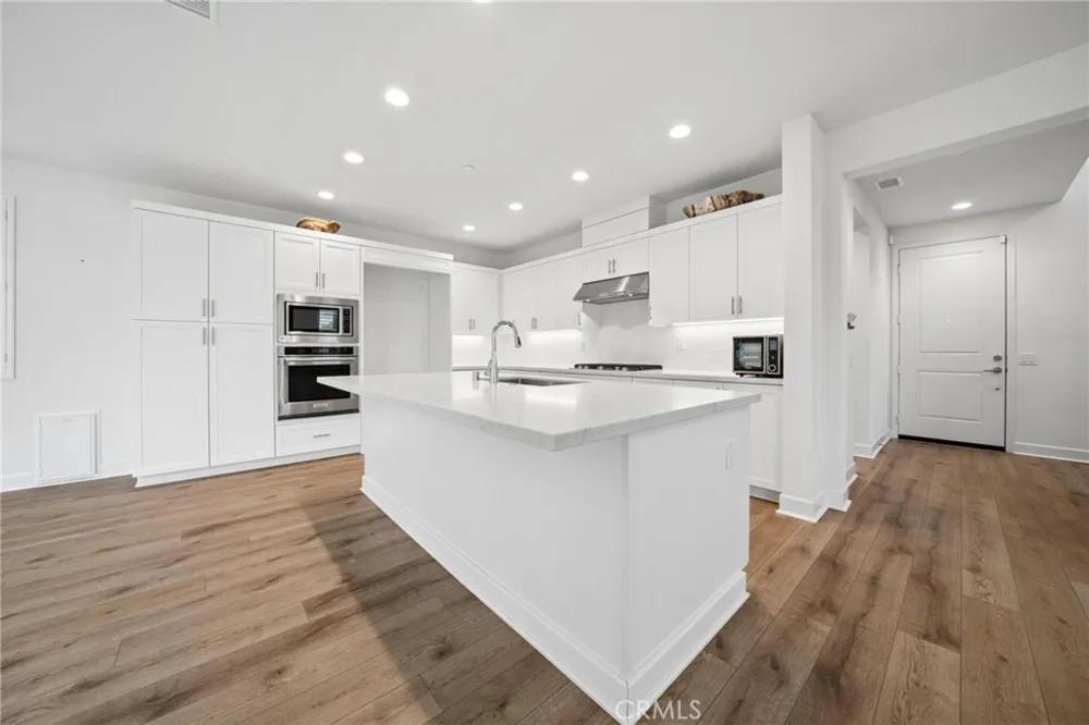 164 S Nevada Avenue Ventura, CA 93004