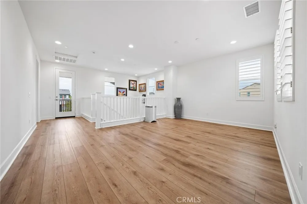 164 S Nevada Avenue Ventura, CA 93004