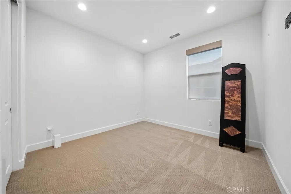 164 S Nevada Avenue Ventura, CA 93004
