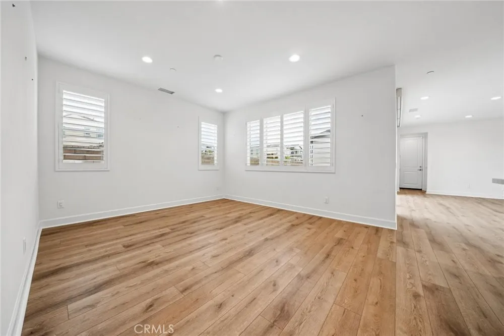 164 S Nevada Avenue Ventura, CA 93004