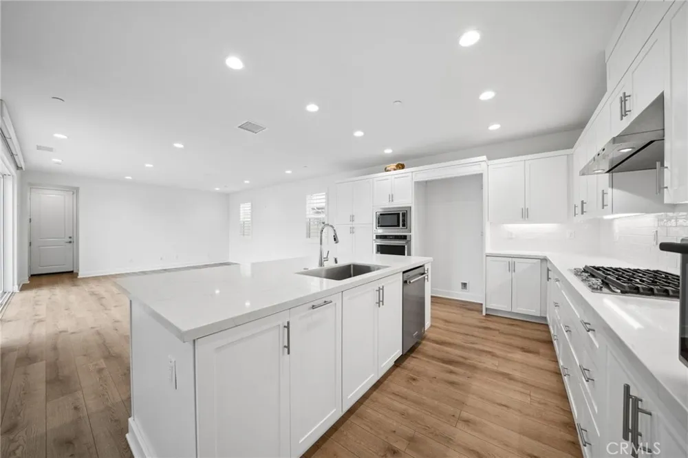 164 S Nevada Avenue Ventura, CA 93004