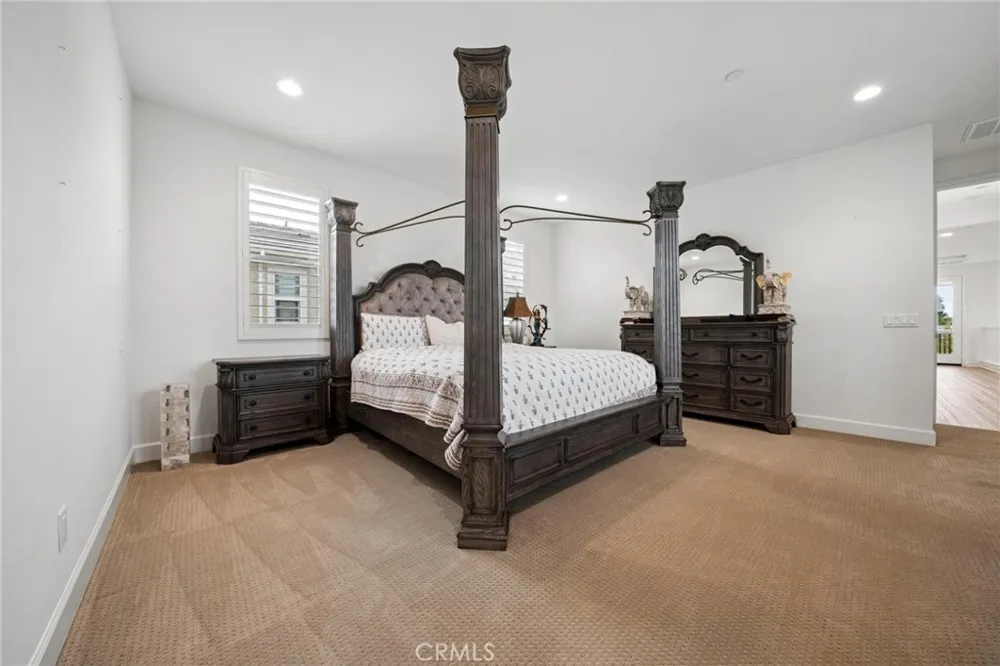 164 S Nevada Avenue Ventura, CA 93004