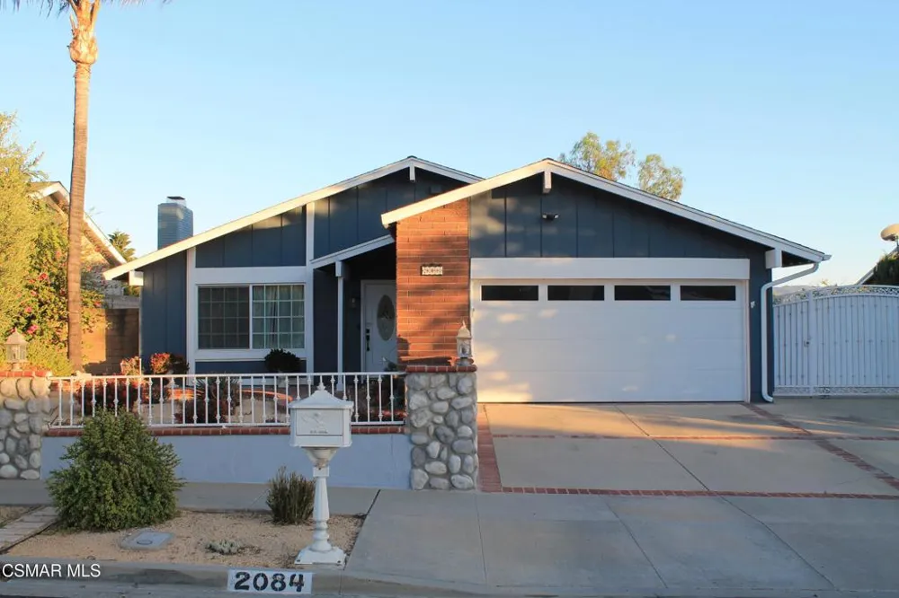 2084 Latham Street Simi Valley, CA 93065