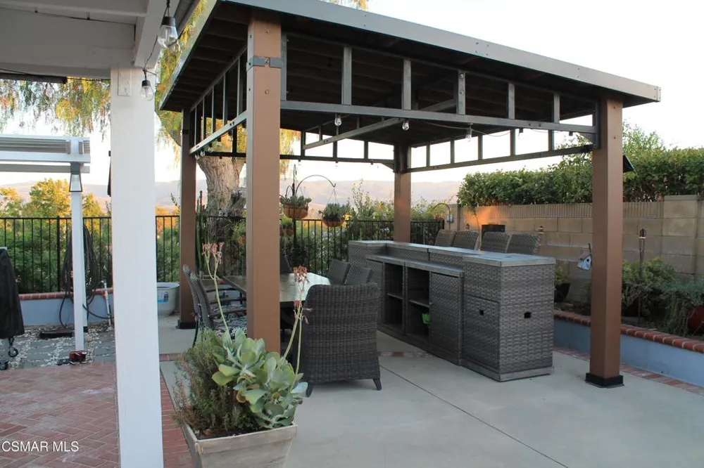 2084 Latham Street Simi Valley, CA 93065