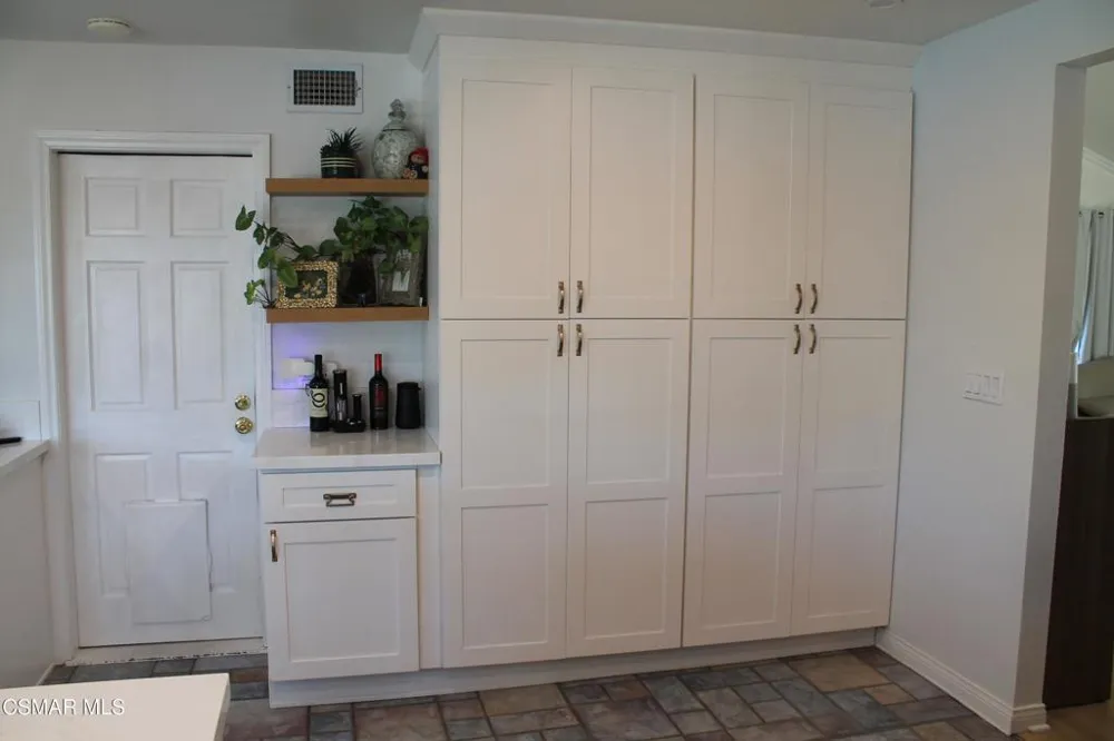 2084 Latham Street Simi Valley, CA 93065