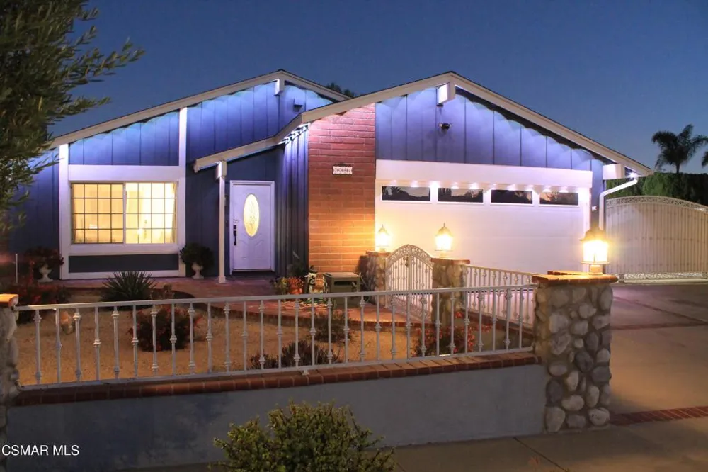 2084 Latham Street Simi Valley, CA 93065