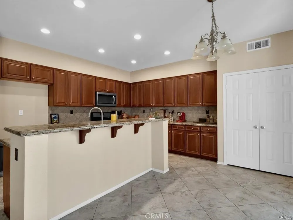 15128 Colville Court Victorville, CA 92394