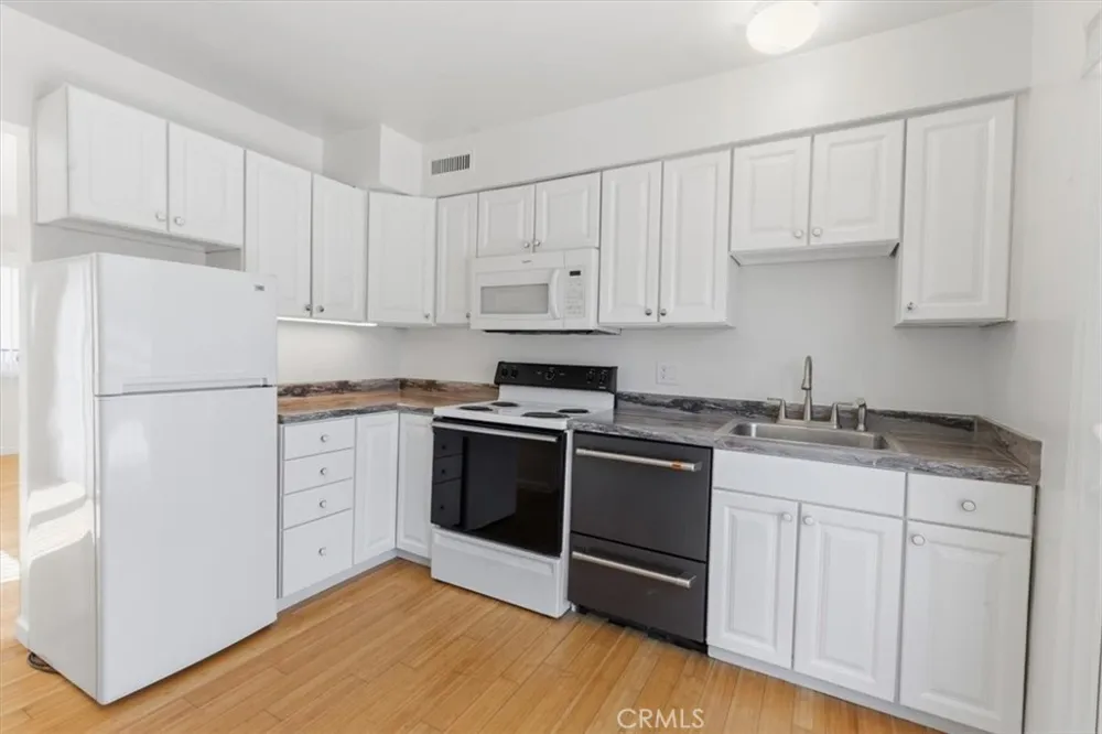 1115 Cordova Street #123 Pasadena, CA 91106