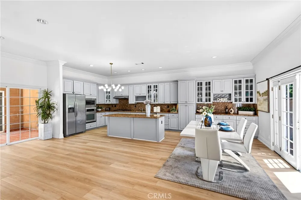 137 The Masters Circle Costa Mesa, CA 92627