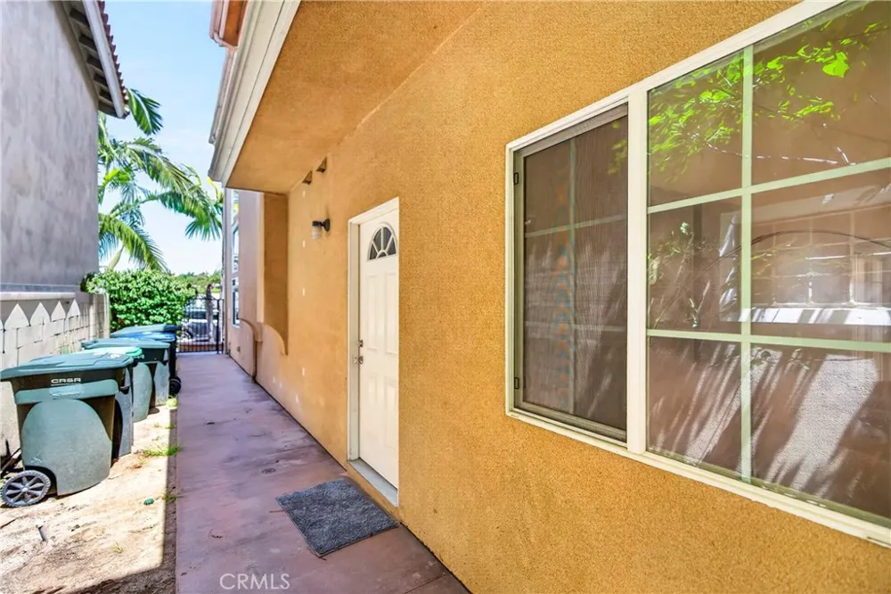 137 The Masters Circle Costa Mesa, CA 92627