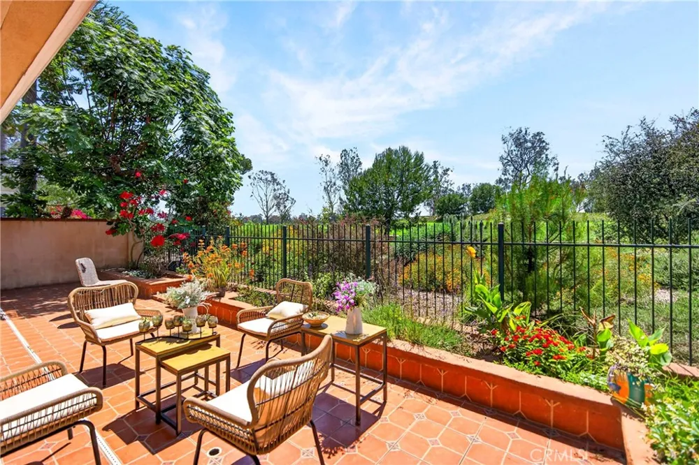 137 The Masters Circle Costa Mesa, CA 92627