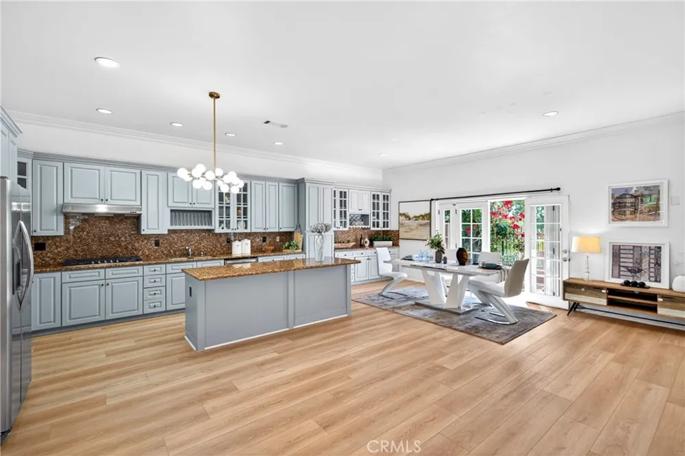 137 The Masters Circle Costa Mesa, CA 92627