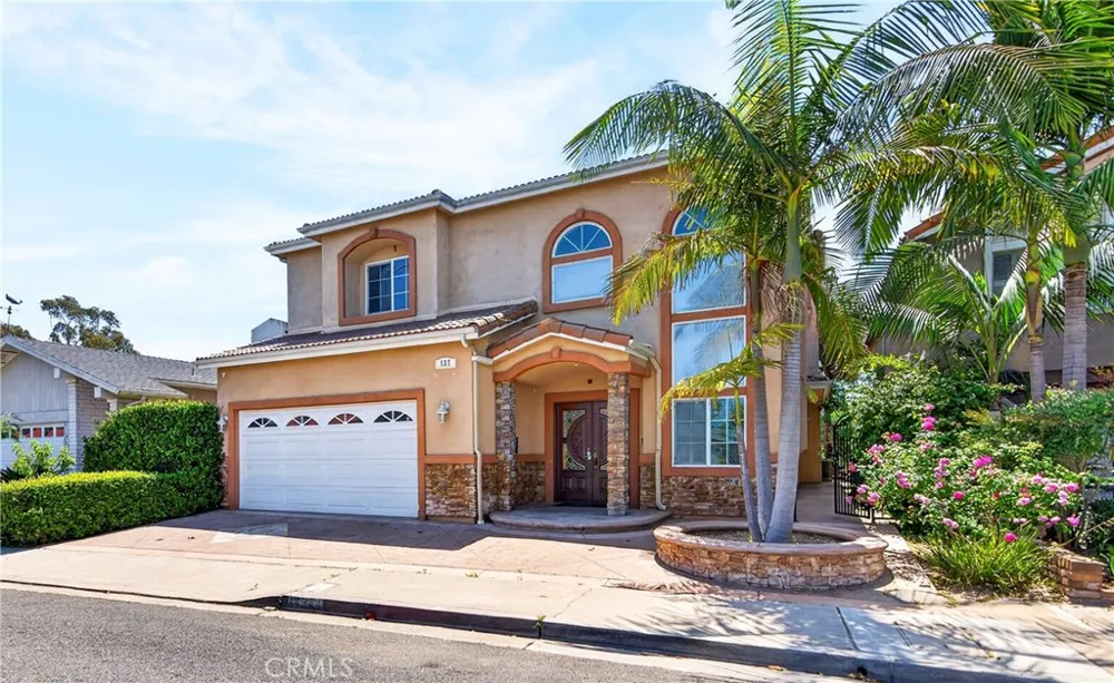 137 The Masters Circle Costa Mesa, CA 92627