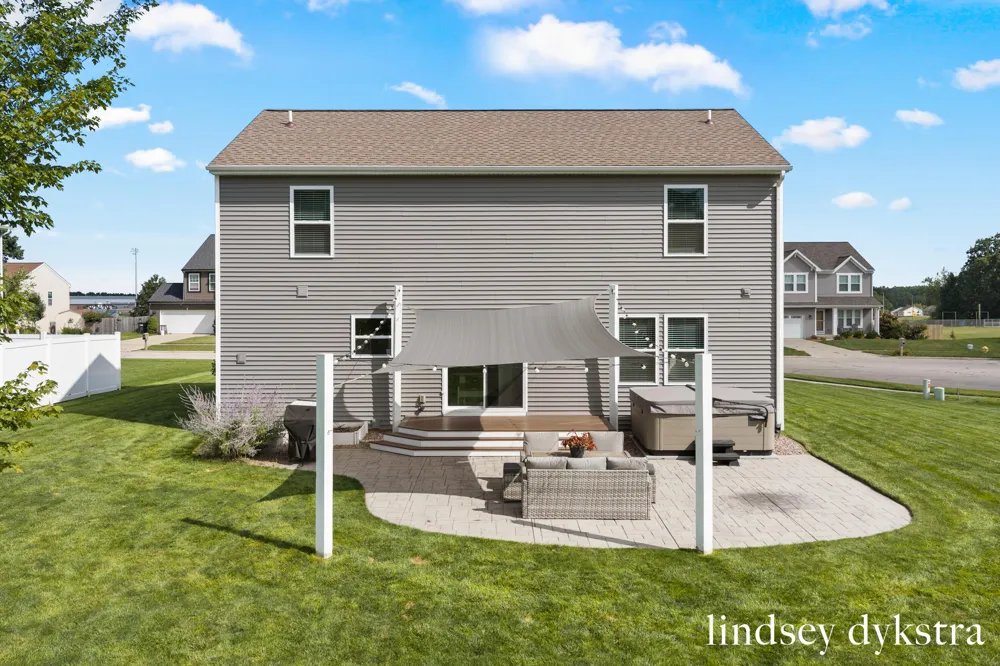 836 Wild Flower Court Wayland, MI 49348