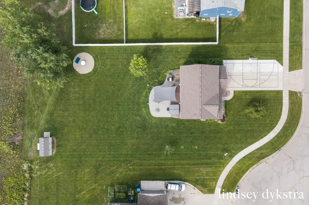836 Wild Flower Court Wayland, MI 49348