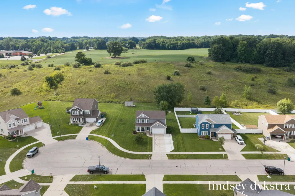 836 Wild Flower Court Wayland, MI 49348