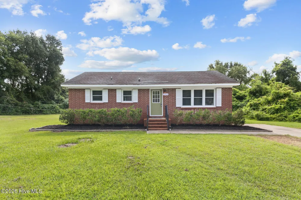209 Diane Drive Jacksonville, NC 28540