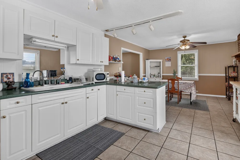 2385 Pulaski Hwy Fayetteville, TN 37334