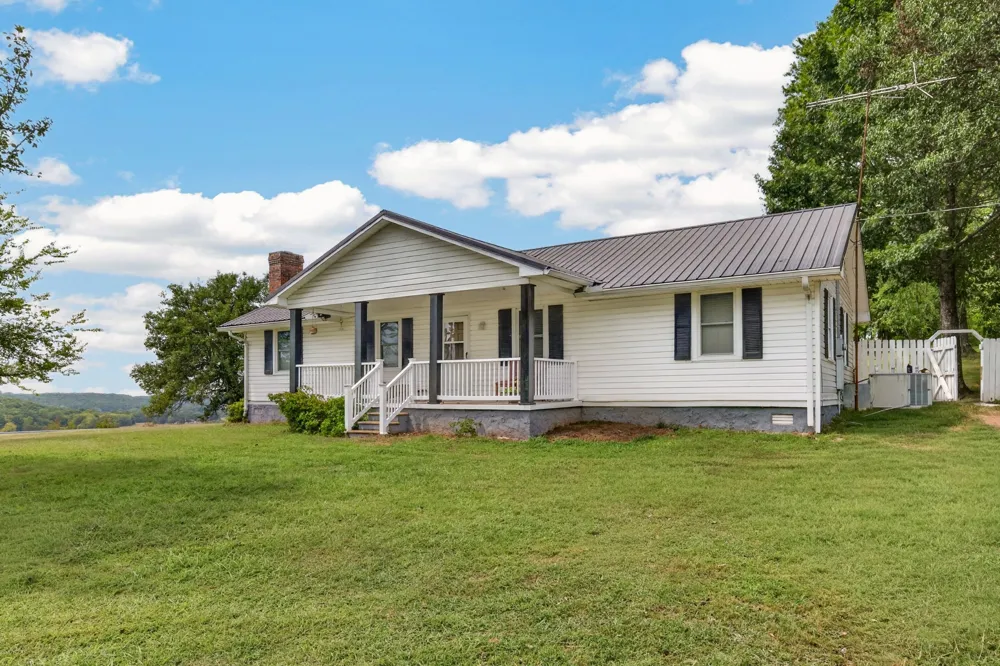 2385 Pulaski Hwy Fayetteville, TN 37334
