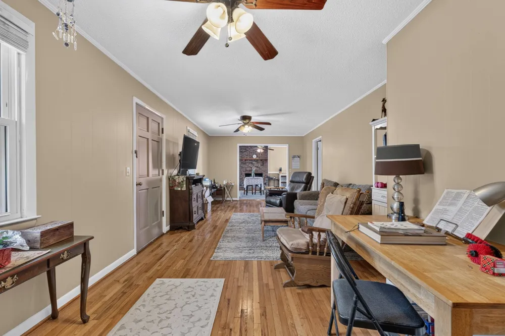 2385 Pulaski Hwy Fayetteville, TN 37334