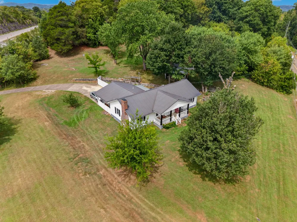 2385 Pulaski Hwy Fayetteville, TN 37334
