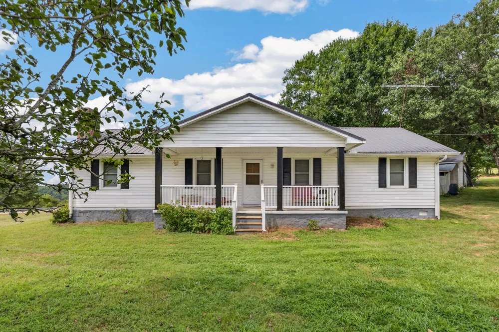2385 Pulaski Hwy Fayetteville, TN 37334