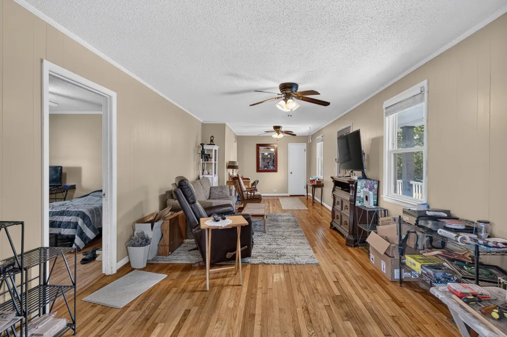 2385 Pulaski Hwy Fayetteville, TN 37334