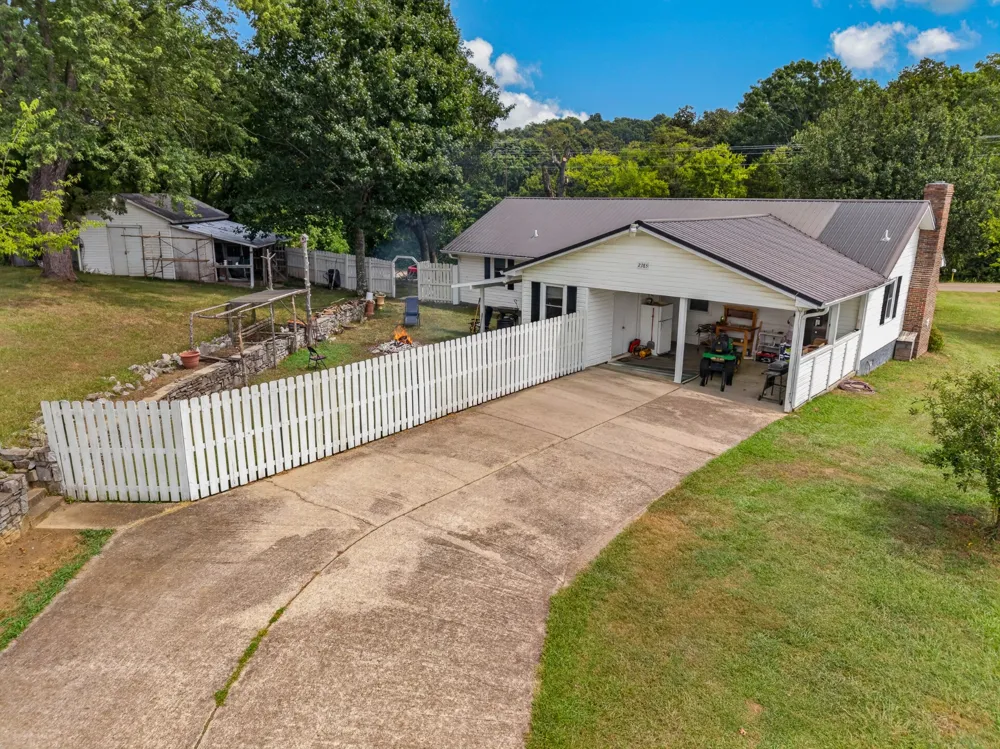 2385 Pulaski Hwy Fayetteville, TN 37334
