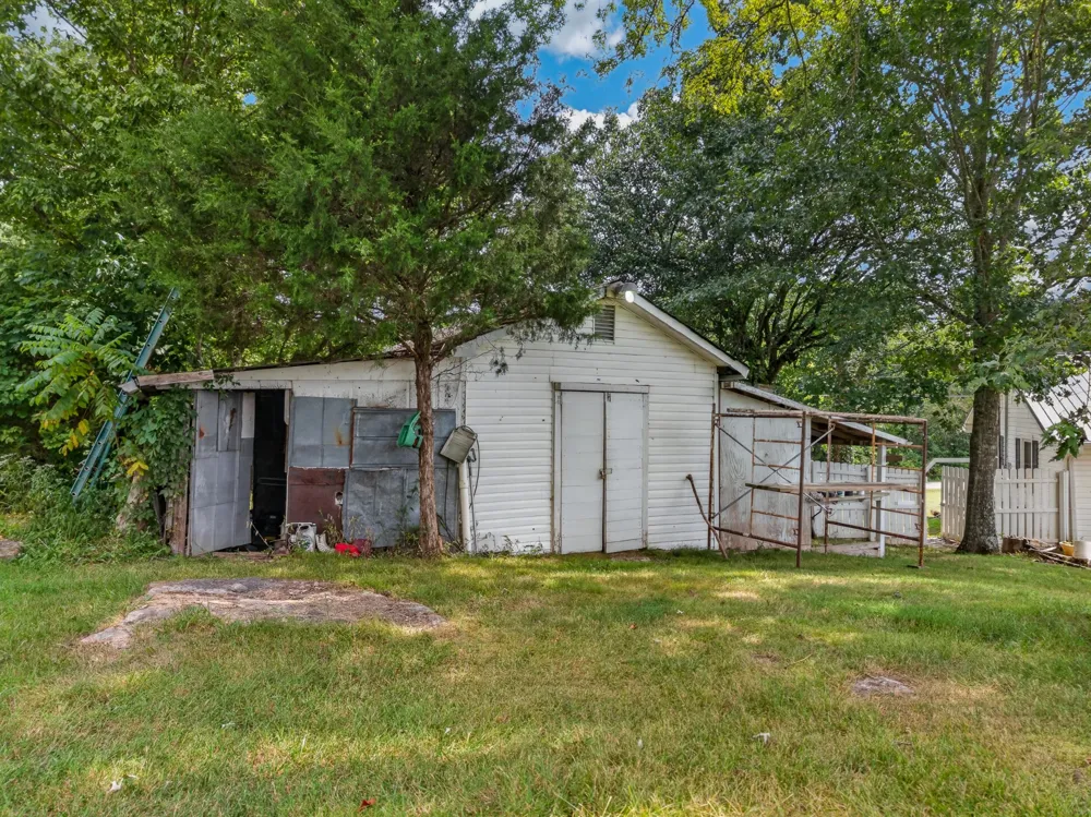 2385 Pulaski Hwy Fayetteville, TN 37334