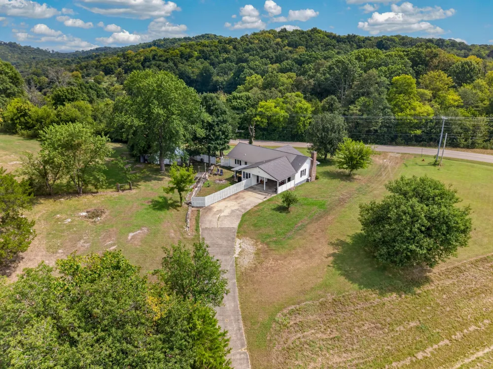 2385 Pulaski Hwy Fayetteville, TN 37334