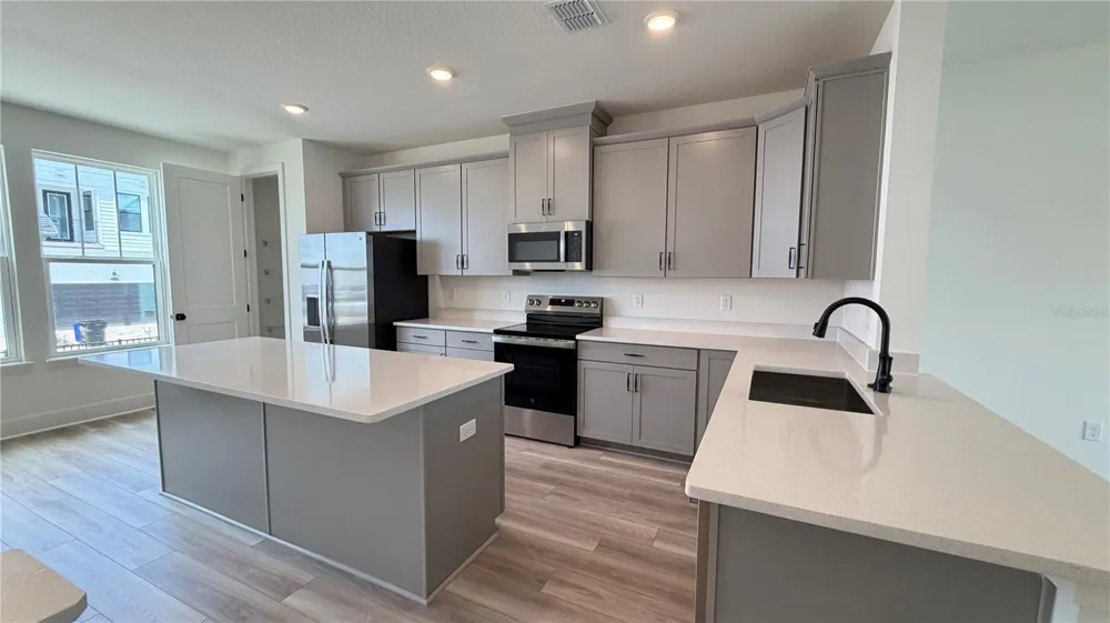 15045 GROVESIDE ROAD Winter Garden, FL 34787