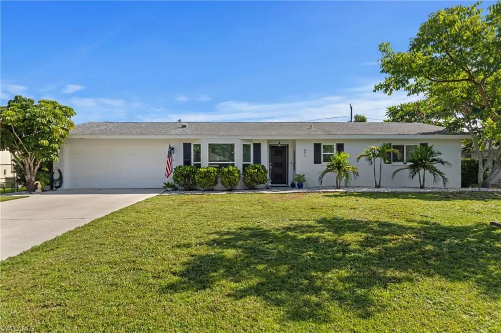 871 Entrada Drive S Fort Myers, FL 33919