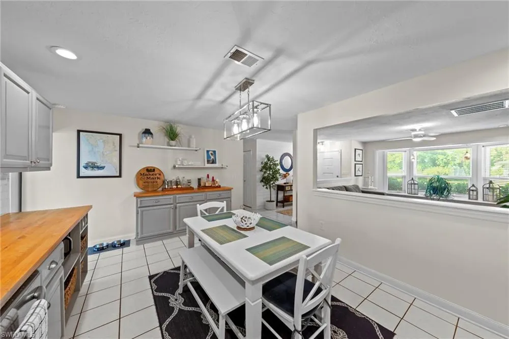 871 Entrada Drive S Fort Myers, FL 33919