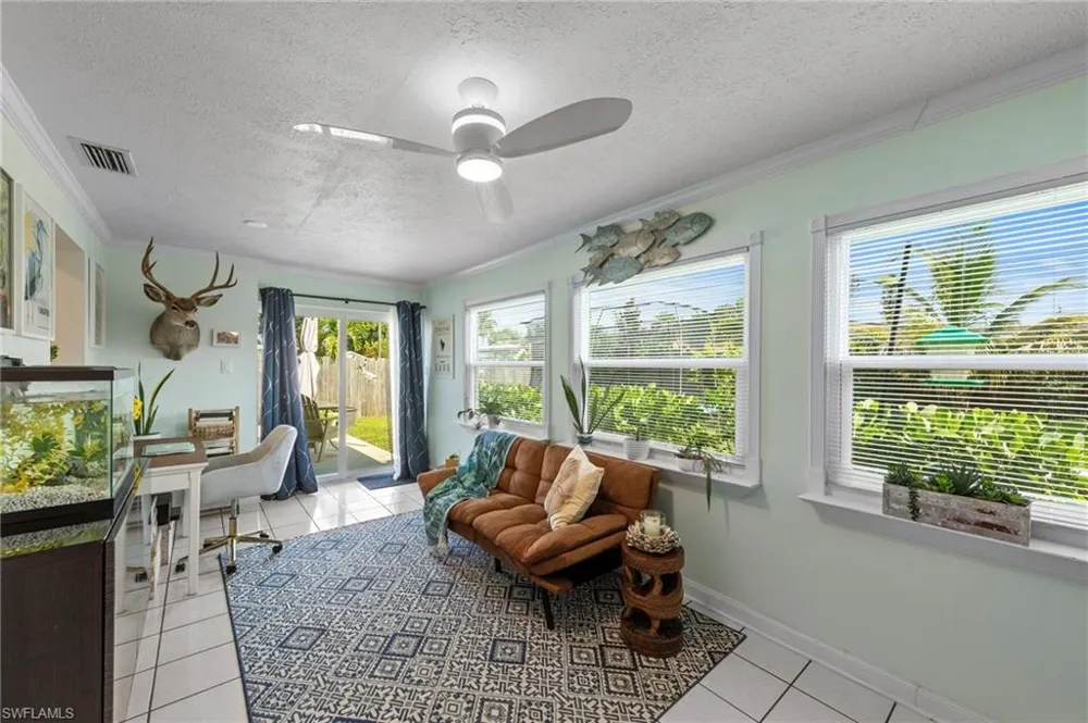 871 Entrada Drive S Fort Myers, FL 33919