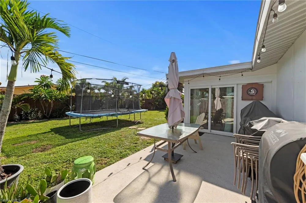 871 Entrada Drive S Fort Myers, FL 33919