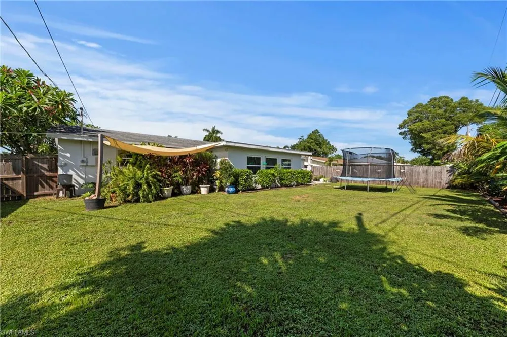 871 Entrada Drive S Fort Myers, FL 33919