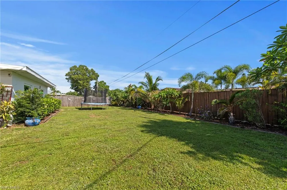 871 Entrada Drive S Fort Myers, FL 33919