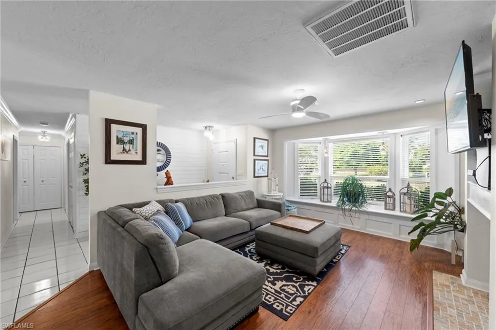 871 Entrada Drive S Fort Myers, FL 33919