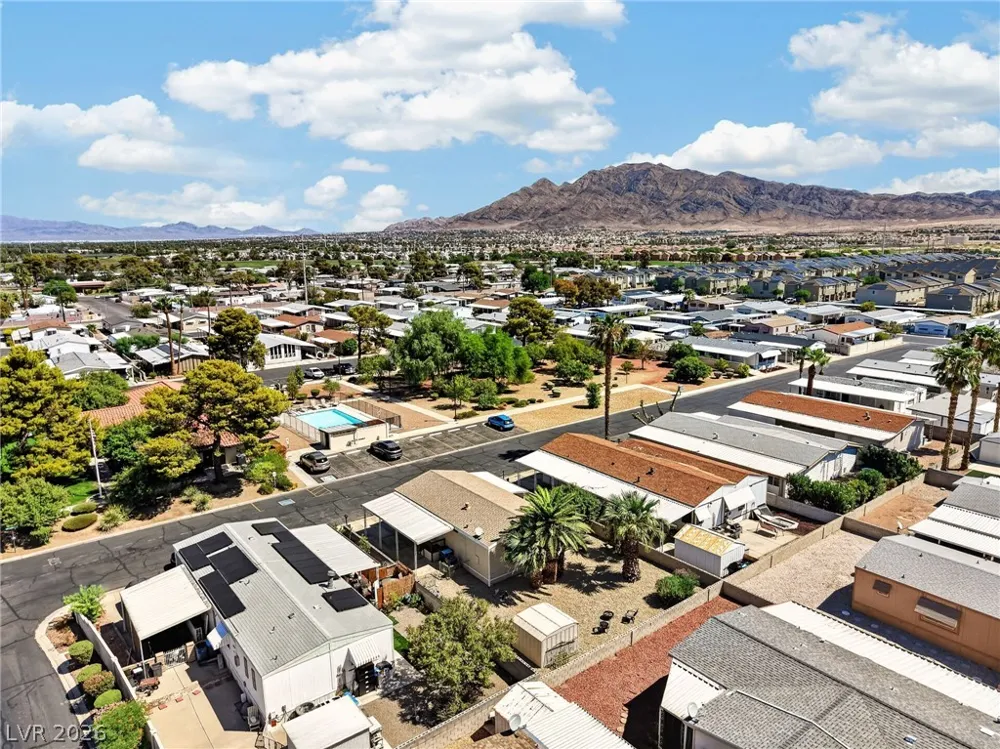 5525 Tres Piedras Road Las Vegas, NV 89122