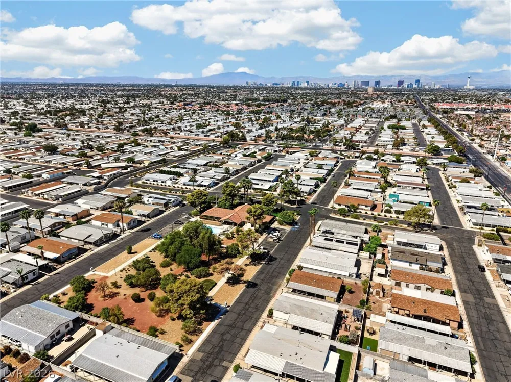 5525 Tres Piedras Road Las Vegas, NV 89122