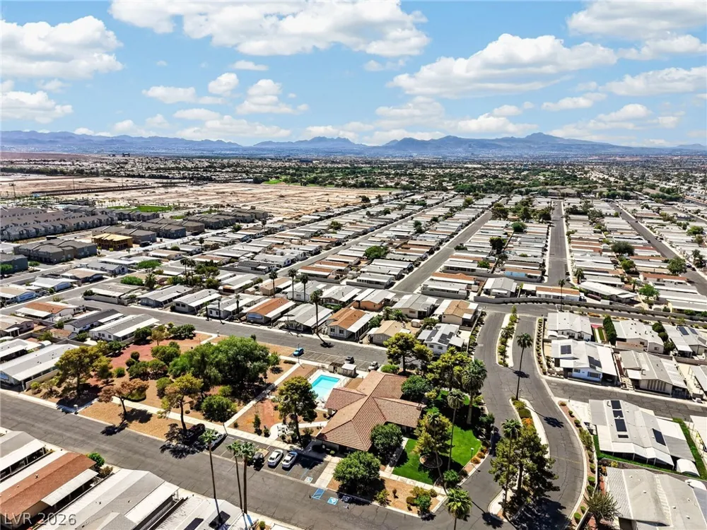 5525 Tres Piedras Road Las Vegas, NV 89122