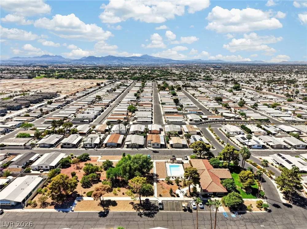 5525 Tres Piedras Road Las Vegas, NV 89122