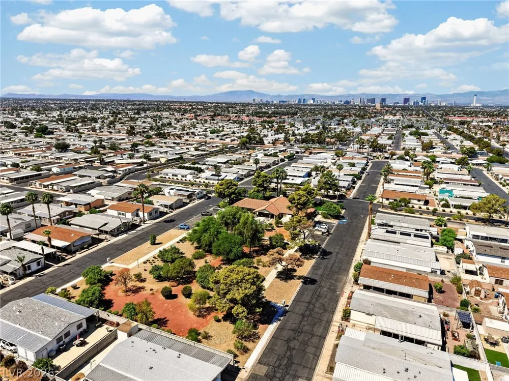 5525 Tres Piedras Road Las Vegas, NV 89122